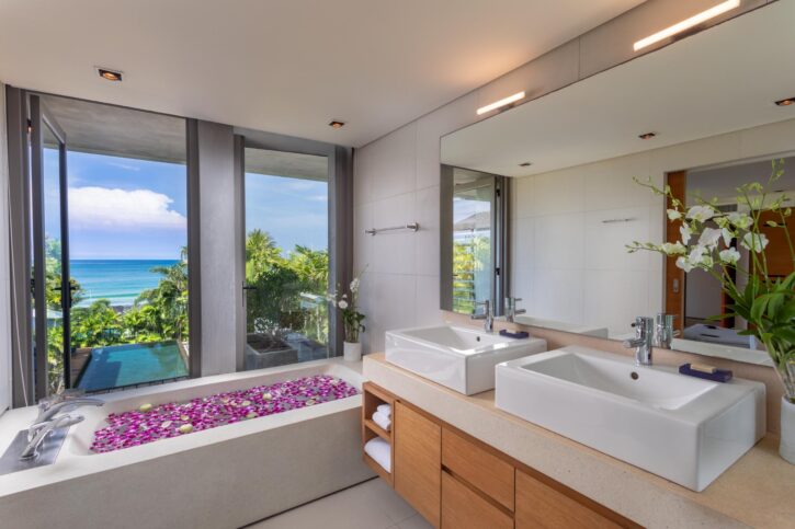 Villa Roxo - Master Bedroom 2 4