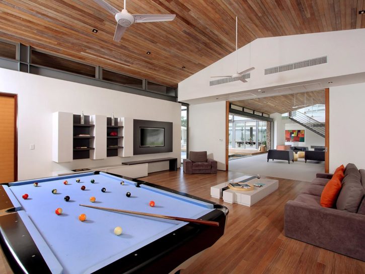 13.-Villa-Amarelo---Pool-table-at-entertainment-room