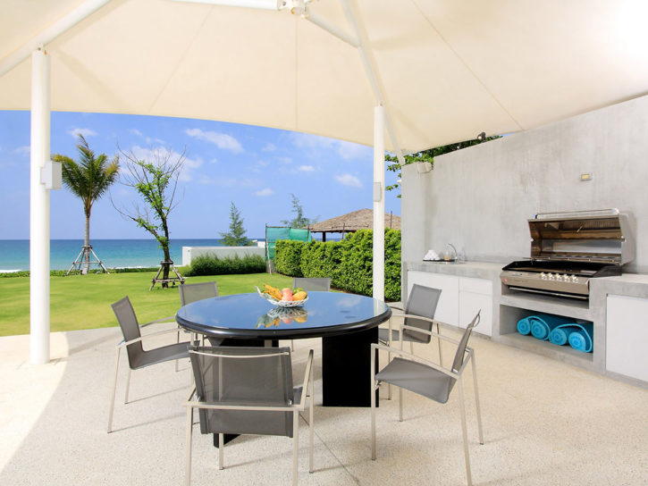 8.-Villa-Amarelo---Outdoor-dining-and-bbq