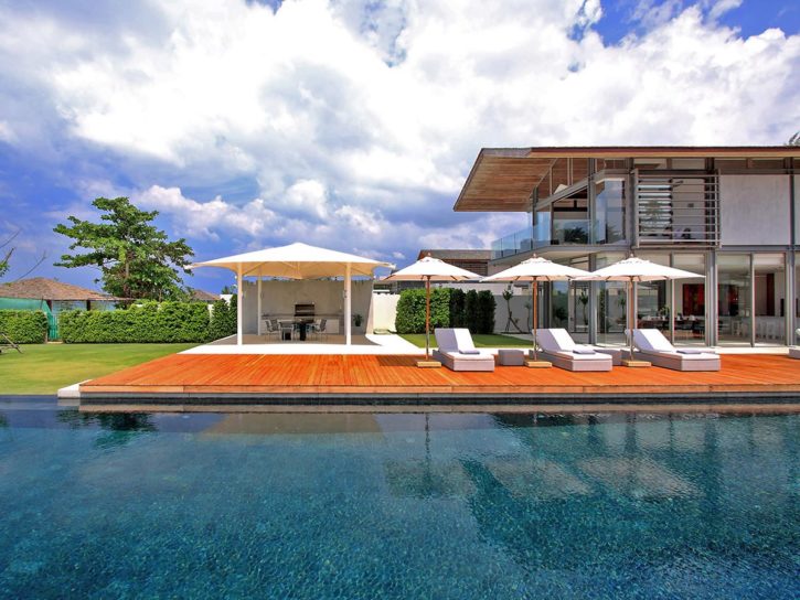 9.Villa-Amarelo---Poolside-sun-loungers